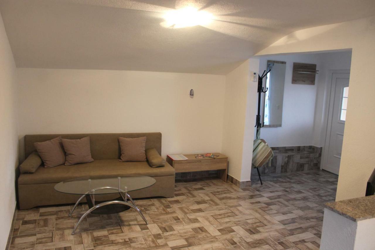 Apartments Anicic Coric Omišalj Εξωτερικό φωτογραφία