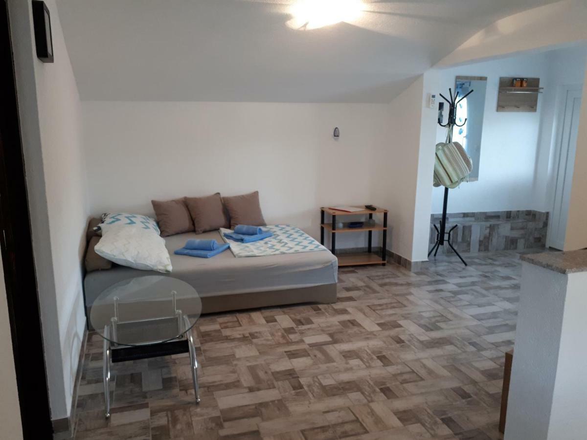 Apartments Anicic Coric Omišalj Εξωτερικό φωτογραφία